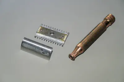 The parts of the Above the Tie razor