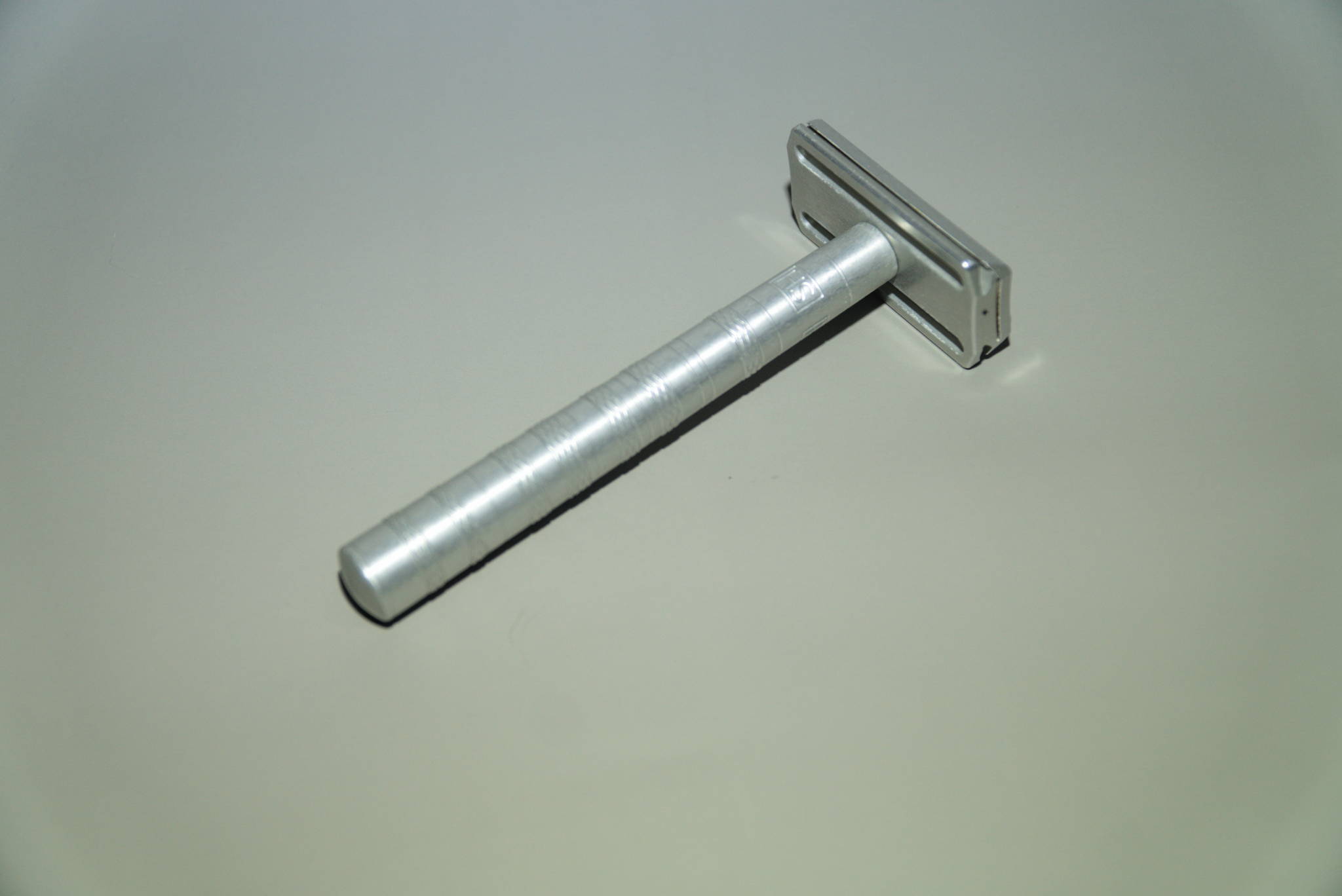 The Henson razor on its own