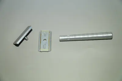 The parts of the Henson razor