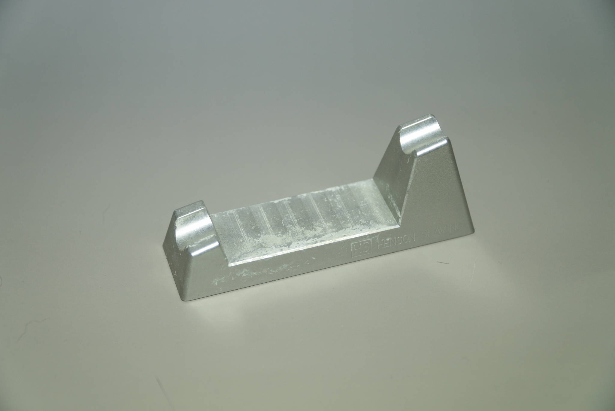 The Henson razor stand on its own